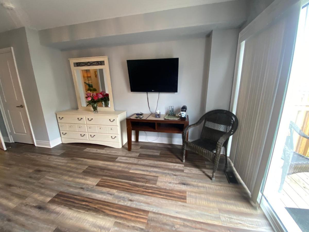 2 Bedroom With 2 Ensuites Unit In Richmond Hill