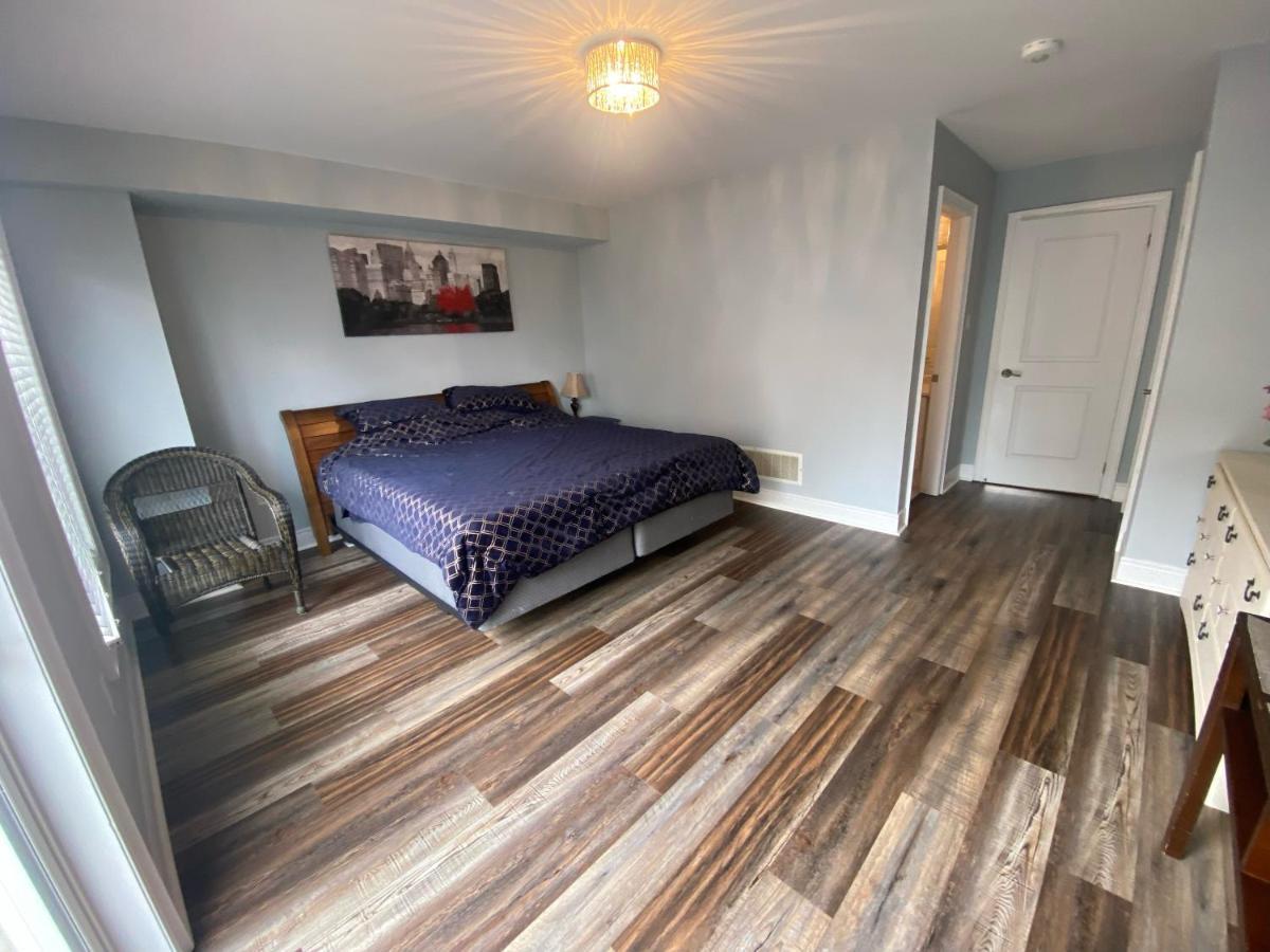 2 Bedroom With 2 Ensuites Unit In * Richmond Hill